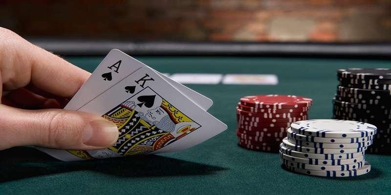 Các Thuật Ngữ Quan Trọng Trong Omaha Poker
